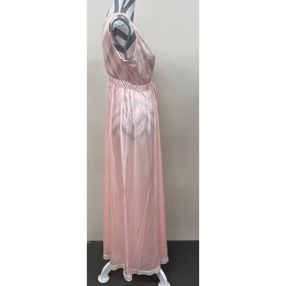 Vintage Miss Elaine Long Nylon Nightgown Peach & Lace no Size FS Bnfts Charity - Picture 2 of 10